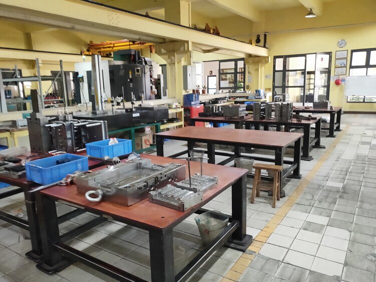 Professional plastic injection molding factory About Us introduction